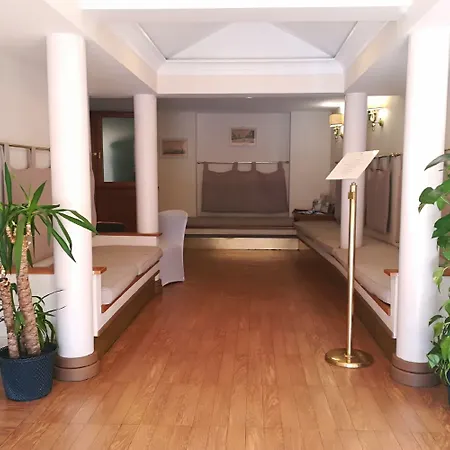 酒店 莱奥帕尔迪酒店