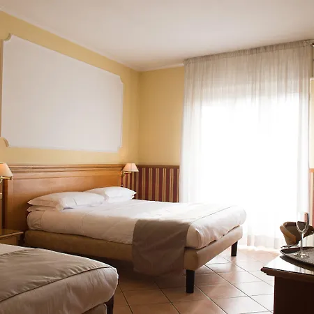 Leopardi Hotel 3*