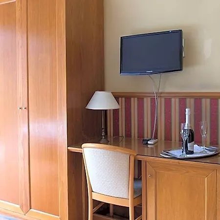 Hotel Leopardi 3*