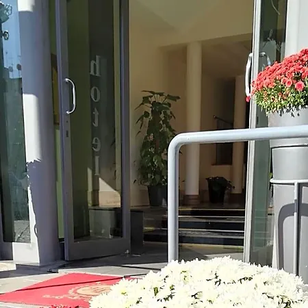 Hotel Leopardi 3*