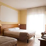 Leopardi ホテル 3*