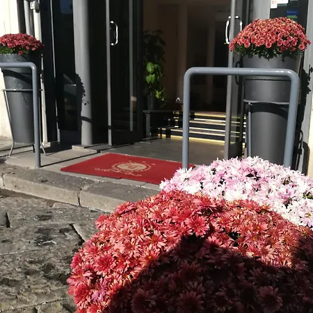 Hotel Leopardi 3*