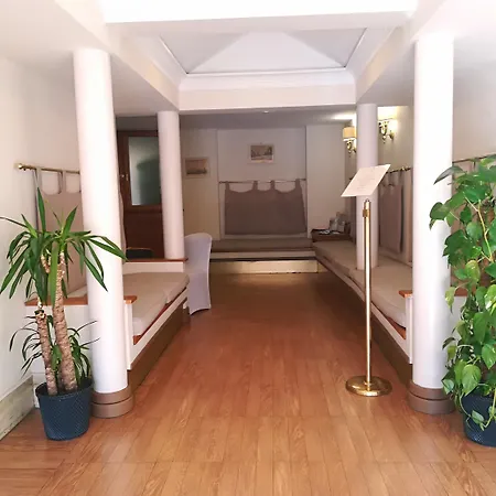 Hotel Leopardi 3*