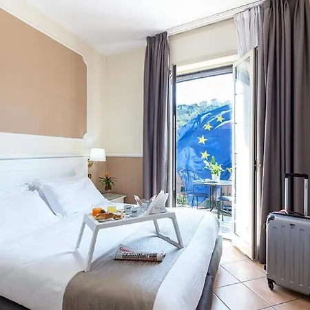 Leopardi 3* Naples