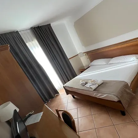 Hotel Leopardi 3*
