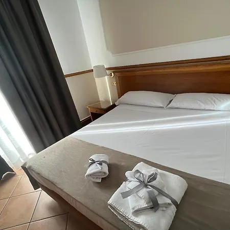Hotel Leopardi 3*