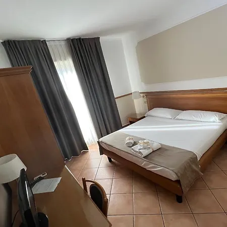 Leopardi 3* Naples