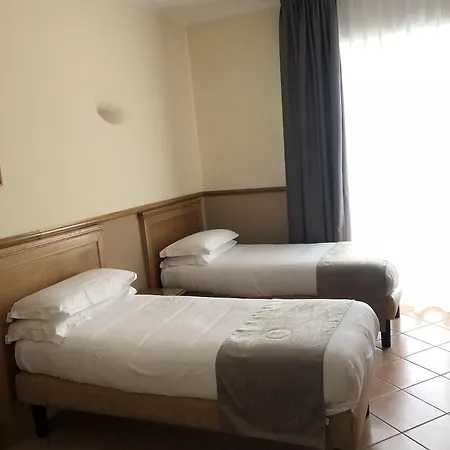 Hotel Leopardi 3*