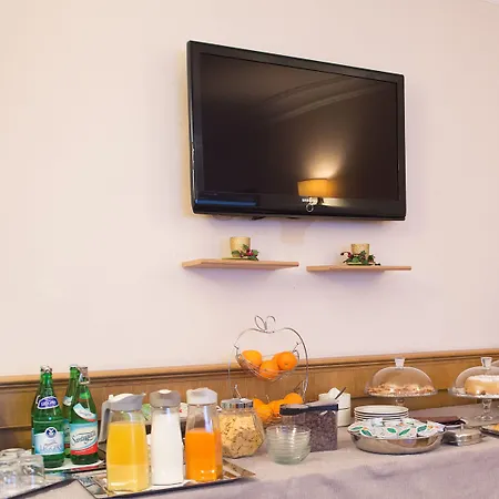 Leopardi Hotel 3*