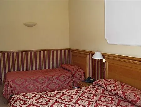 Leopardi Hotel 3*