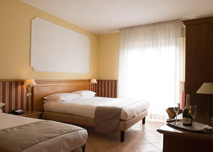 Leopardi ホテル 3*