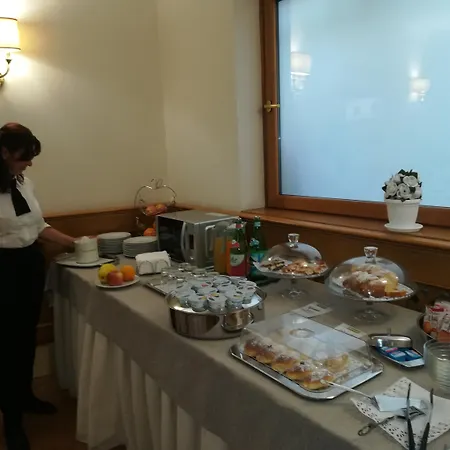 Leopardi 3* Νάπολη